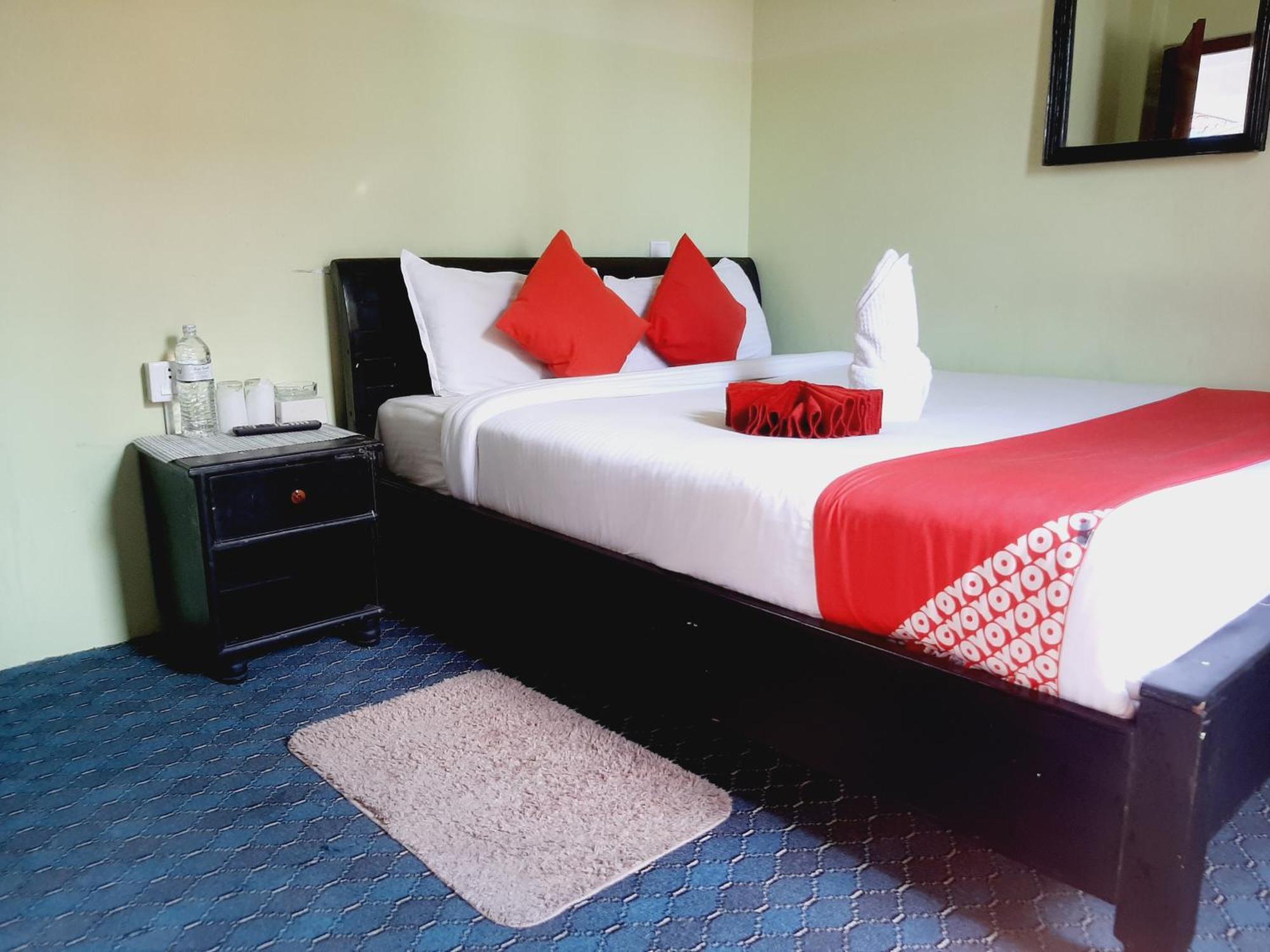 Hotel Lake N Yeti Pokhara Rum bild