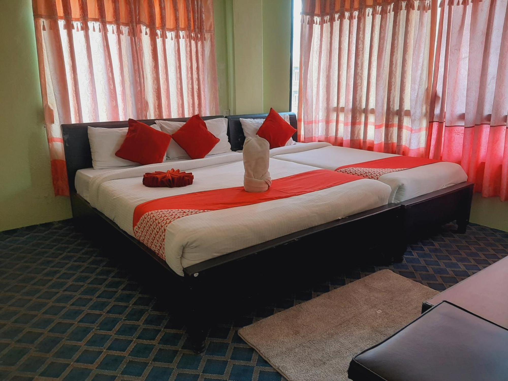 Hotel Lake N Yeti Pokhara Rum bild