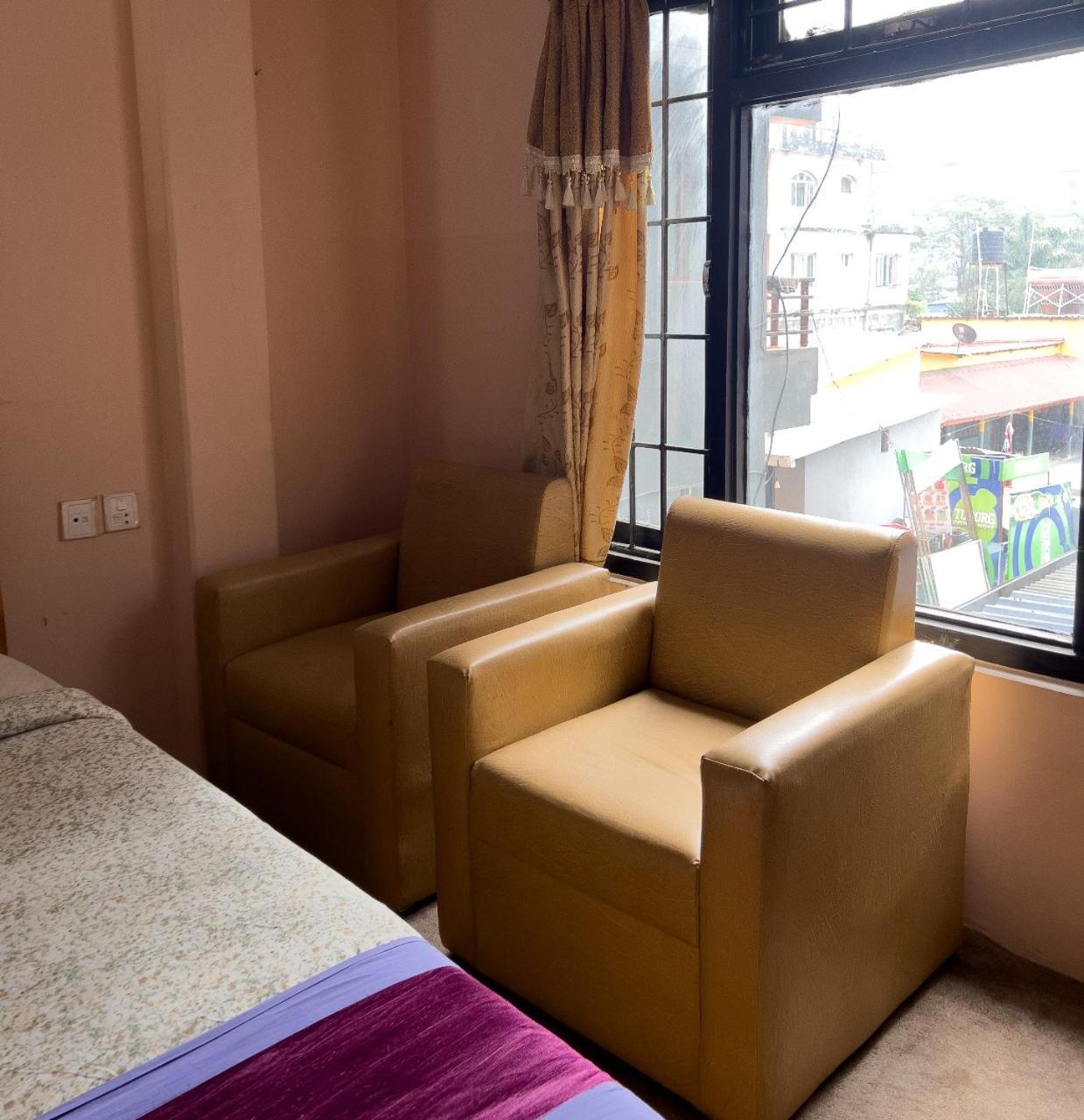 Hotel Lake N Yeti Pokhara Exteriör bild